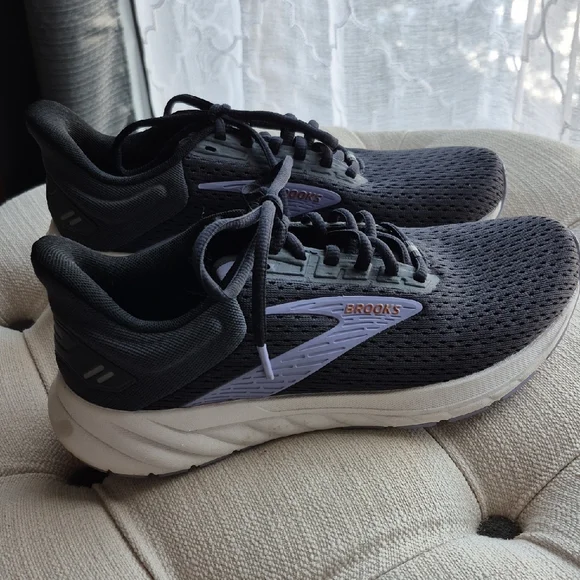Brooks Anthem 6 Size 7.5 Steel Gray/Lavender Accents Athletic Shoes. Retail $93. - Picture 1 of 9